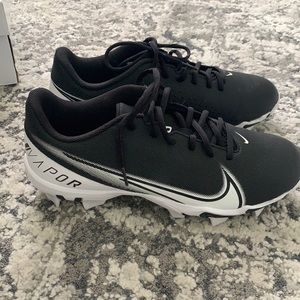 Nike cleats NEVER WORN